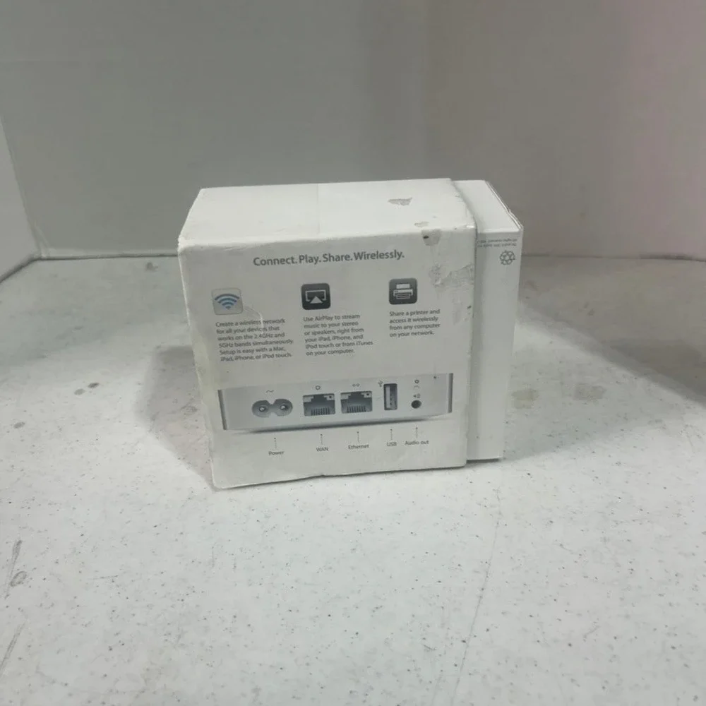 Apple AirPort Express Base Station A1392 802.11n Wi-Fi Router‎ White AirPlay